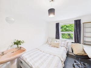 BEDROOM- click for photo gallery